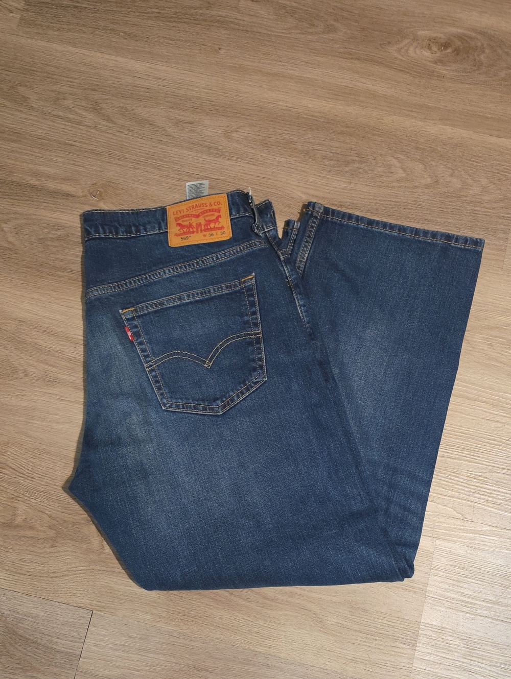 Levi's Men's Dark Blue Straight Jeans with Signature Patch